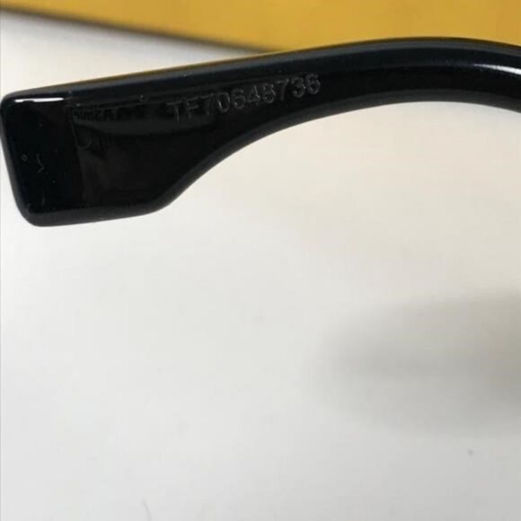 New ORIG Fen­di FE40017I Geo­met­ric Square Sun­glass­es worn by Sut­ton S - Picture 9 of 9